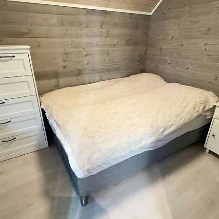 4 Star In Huglo